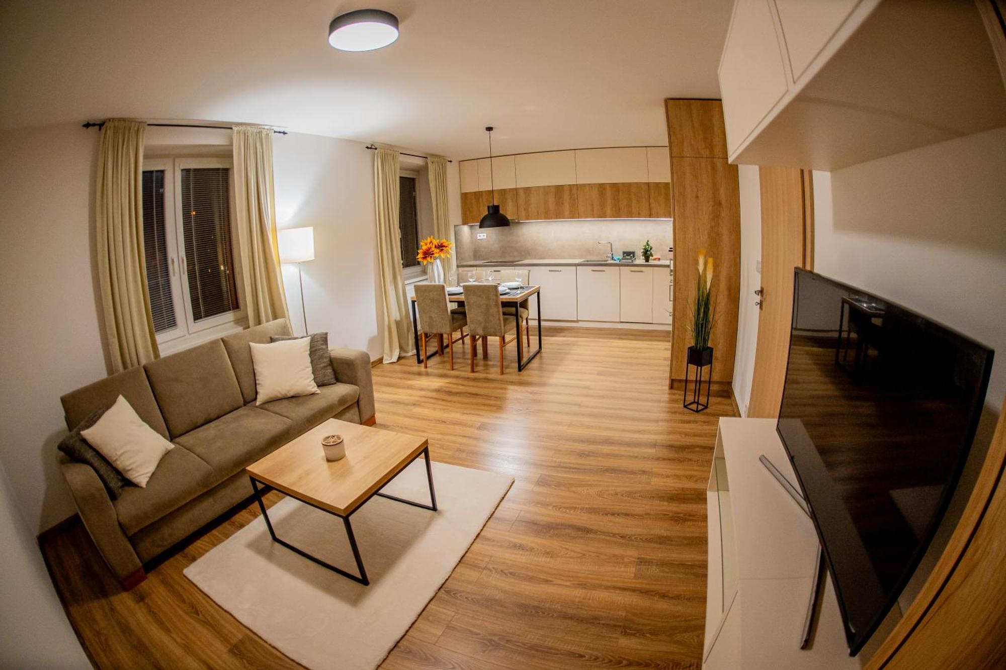 Old Town City Center Apartment 1 - Private Parking Included Košice Εξωτερικό φωτογραφία